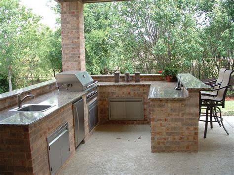 We cover everything you need to know when planning your own outdoor kitchen. Denver Outdoor Kitchens: Equipment & Installations