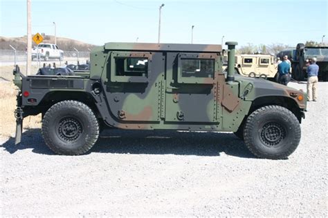 Warwheelsnet M1165a1 Hmmwv Expanded Capacity Command Controlgeneral
