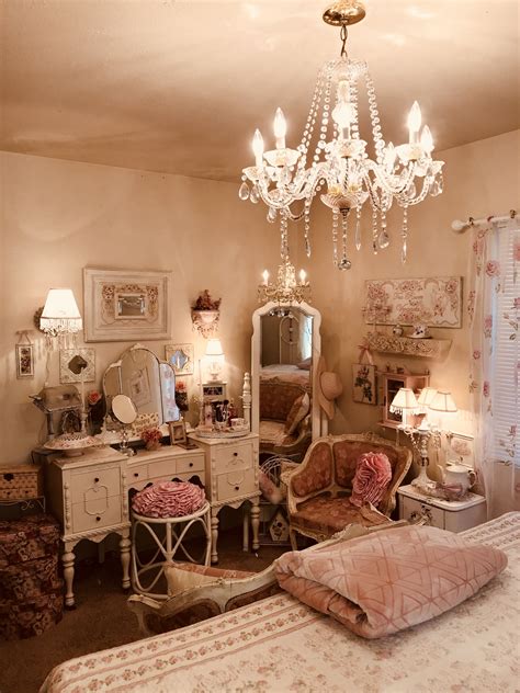 Colours may vary from screen to screen. Shabby Chic Bedroom Design 7 - Home and Apartment Ideas