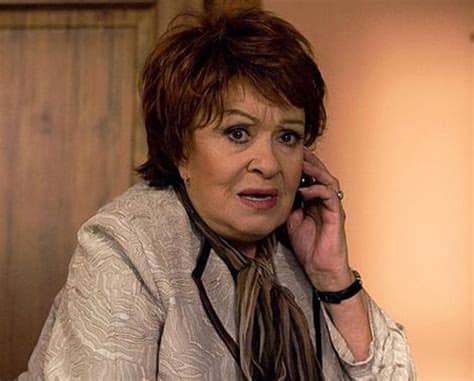 Jiřina bohdalová (89 let) herečka. Jiřina Bohdalová dostala k osmdesátinám pozemek na Měsíci ...