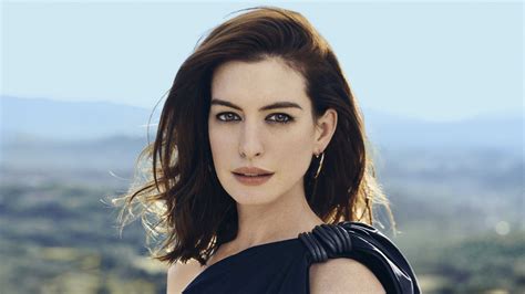 Download Celebrity Anne Hathaway Hd Wallpaper