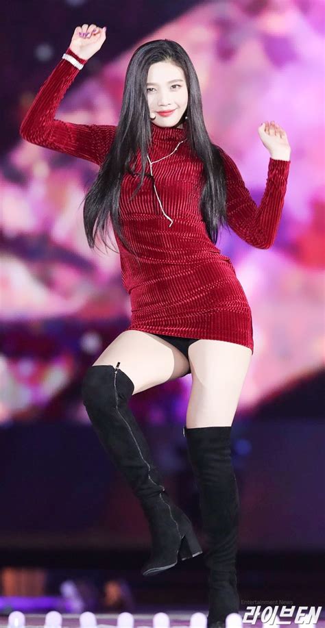 13 Pictures Of Red Velvet Joy S Sexy Short Skirt At Mma Koreaboo