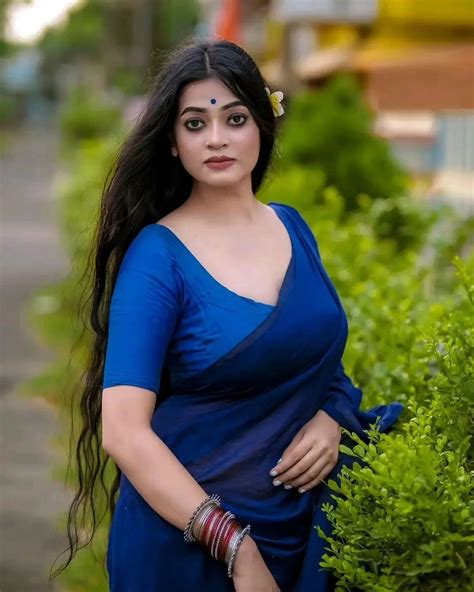 Kolkata Model Keya Ghosh Chubby Navel Exposed In Saree Desi Girlz