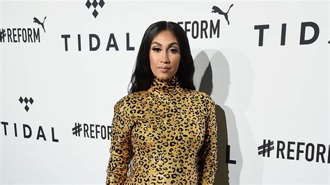 Queen Naija Opens Up About Body Image Insecurities During Pregnancy