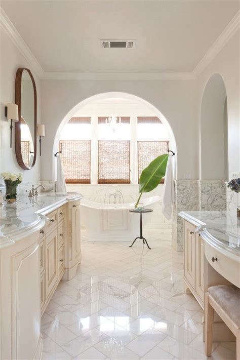 Welche fliesen in dein badezimmer passen, hängt davon ab, welchen stil du anpeilst, welche akzente du setzen möchtest und welche ideen du für die gestaltung hast: 15 glamouröse mediterrane Badezimmer-Designs, die Ihren ...