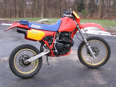 600 Yamaha Dirt Bike