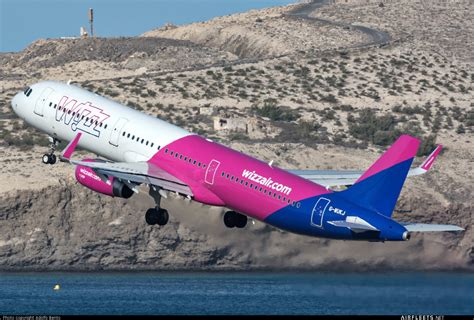 Wizzair luggage allowance in 2020. Wizz Air UK Airbus A321 G-WUKJ (photo 11148) | Airfleets ...