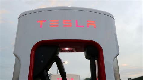 États Unis Tesla Accusé De Ségrégation Raciale Dans Lune De Ses Usines