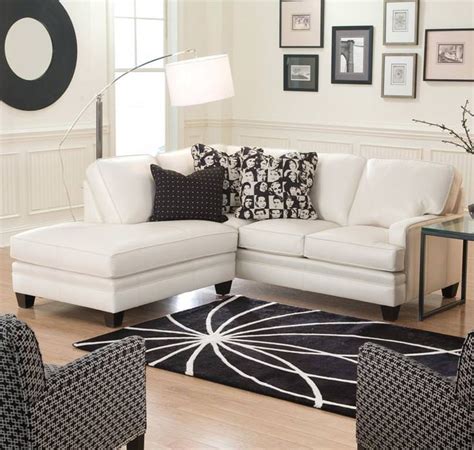 Small sofa doesn't necessarily mean less seating capacity. How Small Corner Sofa Design | Sectional sofa with chaise, Small sectional sofa, Sofas for small ...