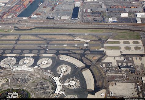 Airport Overview Airport Overview Apron At Newark Liberty Intl