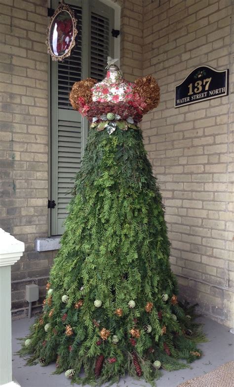 Christmas Tree Gown 2016 Regency Era 1810 Mannequin Christmas Tree