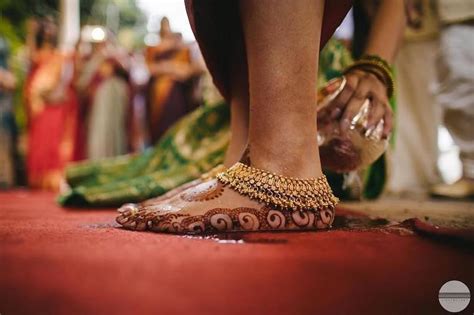 8 Gorgeous Gold Anklet Designs For The South Indian Bride Anklet