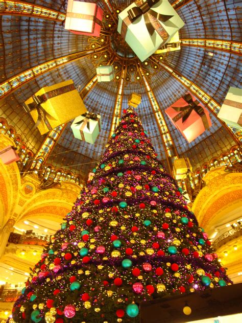 Pin By Lifewanders On Everything Paris Christmas Joy Holiday Decor