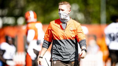 Browns chief of staff callie brownson will become the first female positional coach in nfl history brownson will fill in for browns' tight ends coach drew petzing, who will not make the trip after his. Browns TEs coach out against Jags after wife gives birth ...