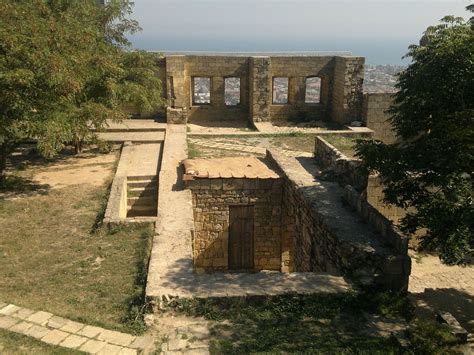 Крепость Нарын-Кала: экскурсии, экспозиции, точный адрес, телефон