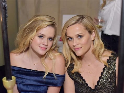 Reese Witherspoon Says She Had To Beg Her Look Alike Daughter Ava To Wear Matching Holiday