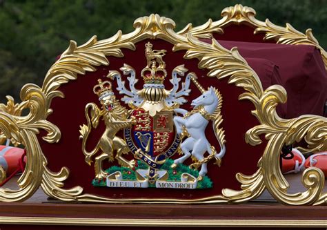 What Would Be In Your Coat Of Arms A Heraldic Designer Reveals How The Family Emblems Are Created