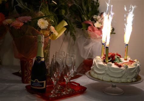 How to plan a surprise birthday party? Out-of-the-box Gift Ideas for your Husband's Surprise ...