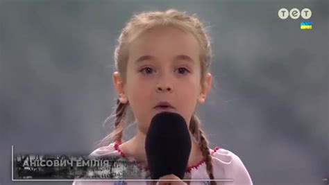 Amelia Anisovych Ukrainian Girl Who Sang ‘let It Go In Bomb Shelter Performs National Anthem