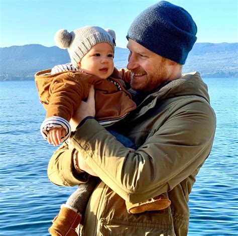 This little thing is absolutely to die. Prince Harry and Meghan Markle & baby Archie celebrate ...