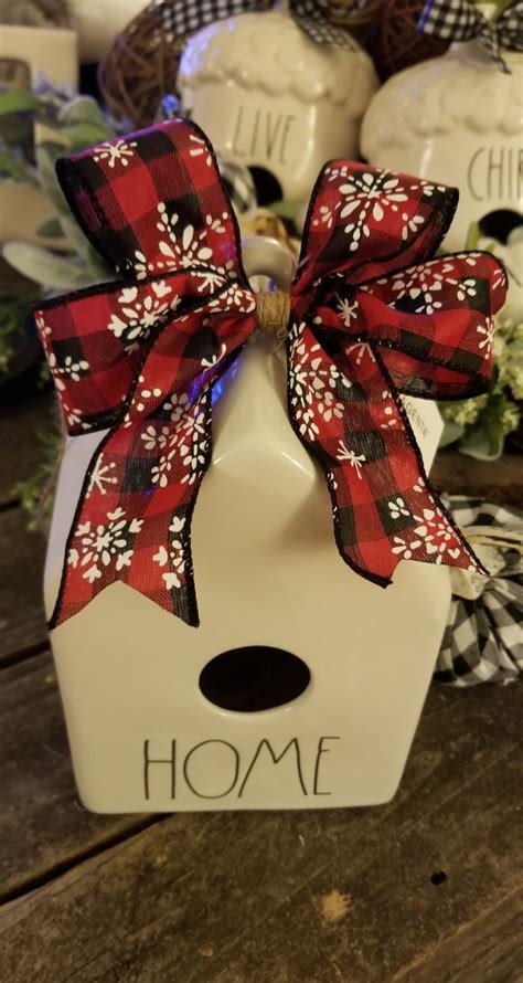 This listing is for one Double Looped Christmas Birdhouse Bow