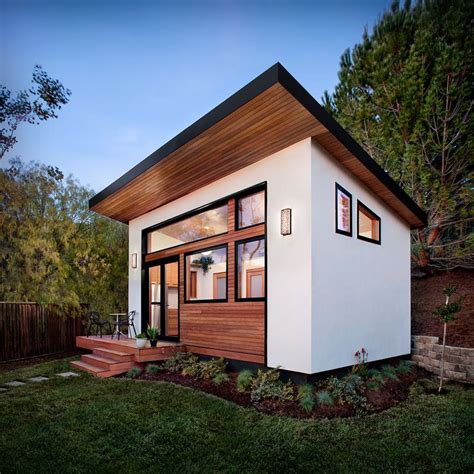 The house guest/host relationship can be tense at times. A Small Contemporary Guest House with Compact Living ...