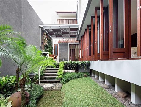 Model atap rumah minimalis tampak depan 2021. 57+ Trend Desain Rumah Dengan Taman Di Samping Terlengkap ...