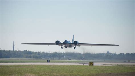 A Rare Glimpse Of Nasas Prettiest Research Airplanes Flying Together