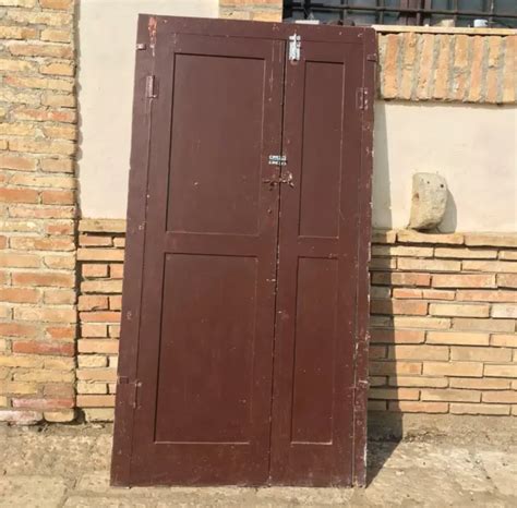 Antica Vecchia Porta Classica Riquadrata Due Ante In Legno Massello Con
