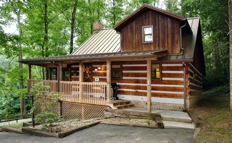 Cabin ∙ 4 guests ∙ 1 bedroom. 1 bedroom romantic Gatlinburg cabin near do... - VRBO