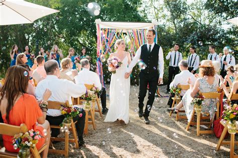 19 Charming Backyard Wedding Ideas For Low Key Couples Backyard