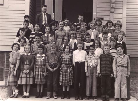 Class Of 1961 In Middle School Grade 6