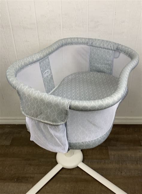 Halo Bassinest Swivel Sleeper Essentia Series With Infant Insert And