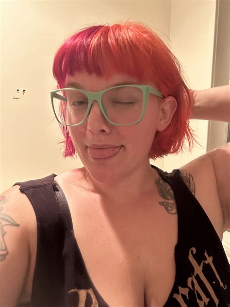 Throne | Pond Plays | Wishlist