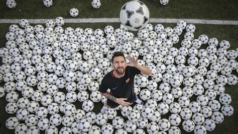¿por Qué Messi Posó Con 300 Pelotas En La Previa Del Entrenamiento Del Barsa