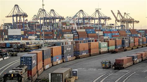 Whats Behind The Congestion At Us Ports