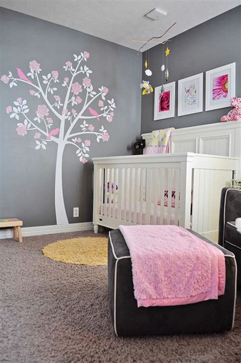 Nous avons déniché les 50 idées les plus inspirantes et les plus originales afin de mieux vous aider dans le choix d'un décor. Décoration pour la chambre de bébé fille - Archzine.fr