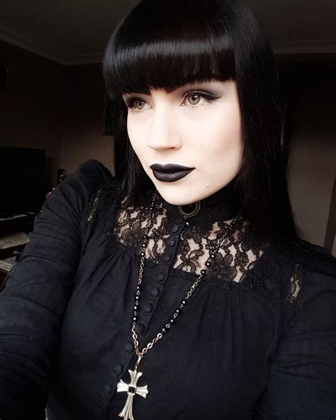 Batty Bizarre Gothic Hairstyles Goth Beauty Gothic Makeup
