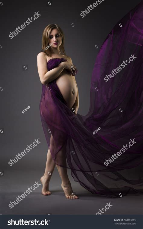 Beautiful Naked Pregnant Woman Purple Silk Foto De Stock 568103599