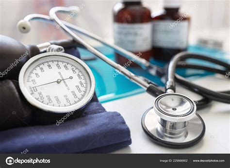 Sphygmomanometer Blood Pressure Gauge Stethoscope — Stock Photo