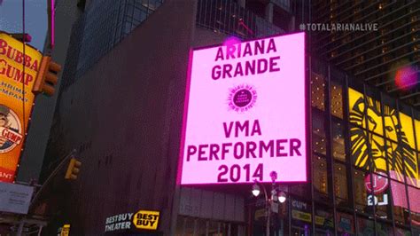 Total Ariana Live Relive Ariana Grandes Epic Night In S Mtv