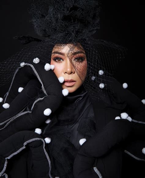 Lirik Lagu Gantung – Melly Goeslaw, Maunya Apa Ku Harus Bagaimana?