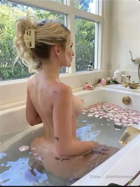 Lottie Moss Display Her Perfect Tits Nudes BathtimeGW NUDE PICS ORG