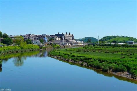 Newyddion, chwaraeon, gwleidyddiaeth, darluniau ac unrhyw beth arall yn perthyn i gymru! Carmarthen - Wikipedia