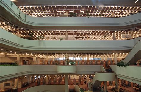 Toronto Public Library Opens 15000 Strong Record