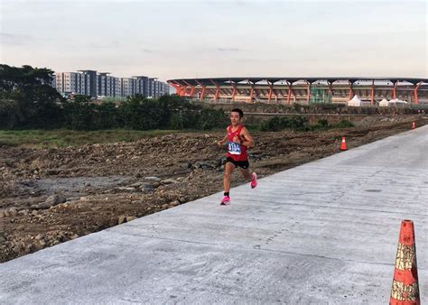 Agus prayogo (indonesia) silver medal : Philippines 2019 30th Southeast Asian (SEA) Games Marathon ...