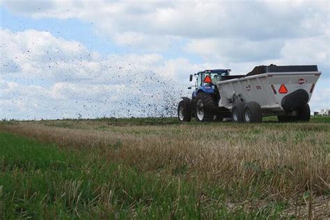 Local Manure Regulations Can Help Reduce Water Pollution From Dairy