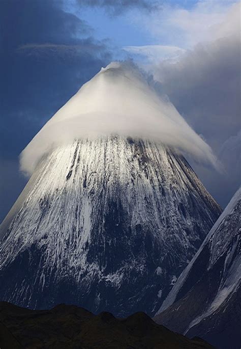 Cloud (sense 1 of the noun) dates from middle english. Pileus Clouds - Crystalinks