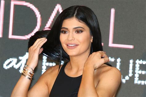 Kylie jenner has a total of eight tattoos, including tributes to stormi webster, travis scott and jordyn woods. What Does Kylie Jenner's Red Hip Tattoo Mean? — PHOTO
