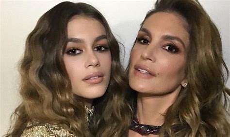 Cindy Crawford Told Babe Kaia To Never Pluck Her Brows Daily Mail